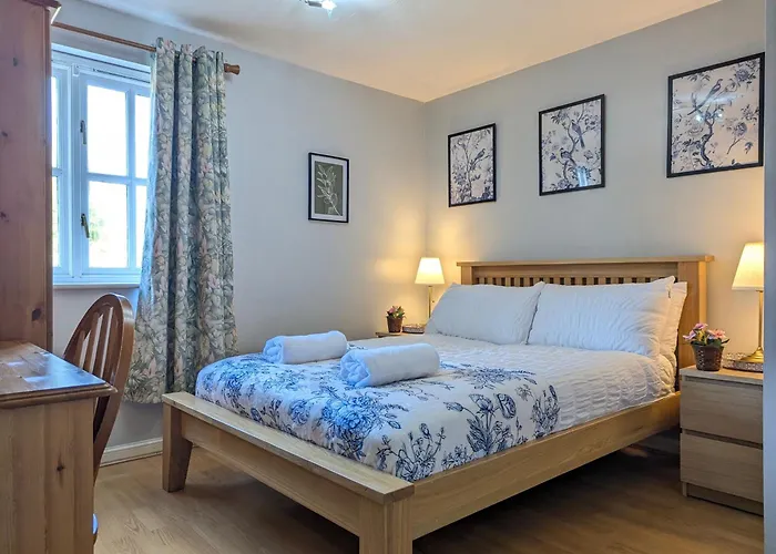 City Centre Vintage Theme Guest Rooms Free Parkin