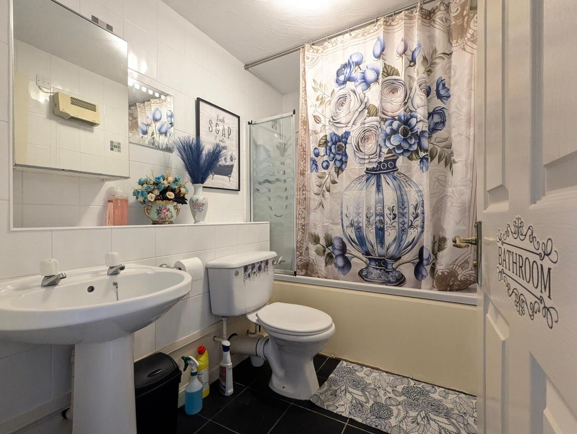 Apartment Centre Vintage Theme Guest Free Parkin Liverpool